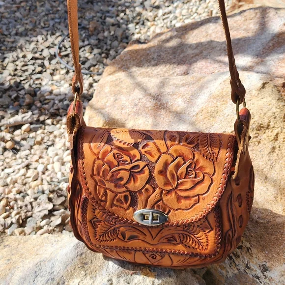 Sold - Picture 3 of 9